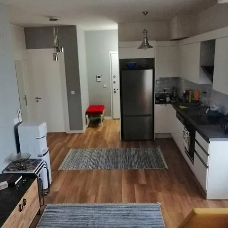 Havuzlu Sitede 2+1 Modern Teras Kati * Reisdere