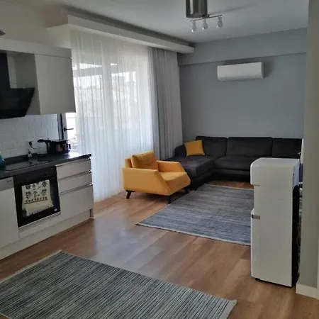 Havuzlu Sitede 2+1 Modern Teras Kati *